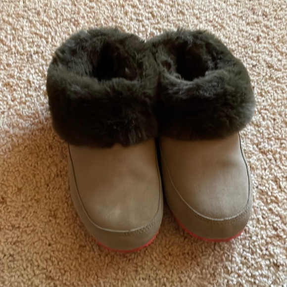 Sorel Shoes Sorel Dark Green Slippers Poshmark